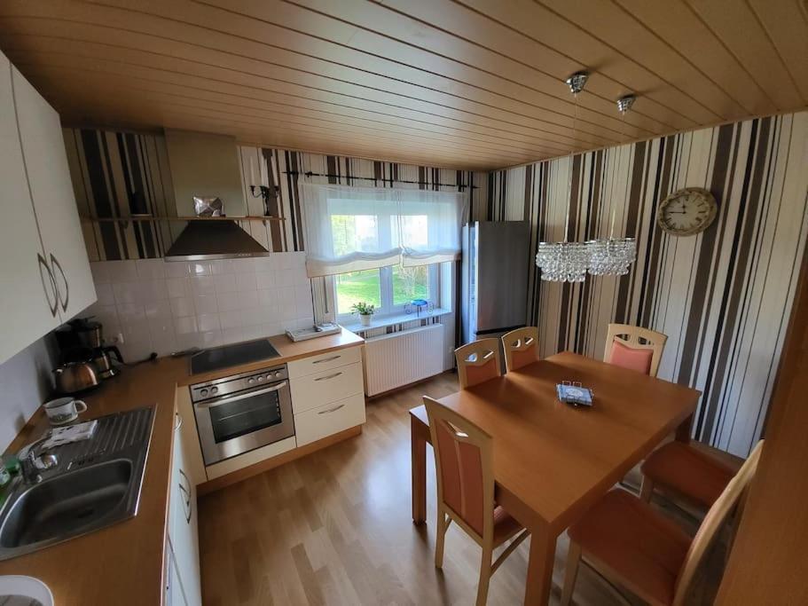 Schoene Wohnung Mit Eigenem Eingang Und Parkplatz Fulda Exterior photo